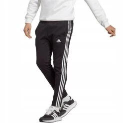 Pantalon Adidas Essentials Jersey Simple Ourlet Ouvert Fuselé 3 Bandes IC0044 -Magasin De Vêtements adidas ic0044 ic0044 2 e